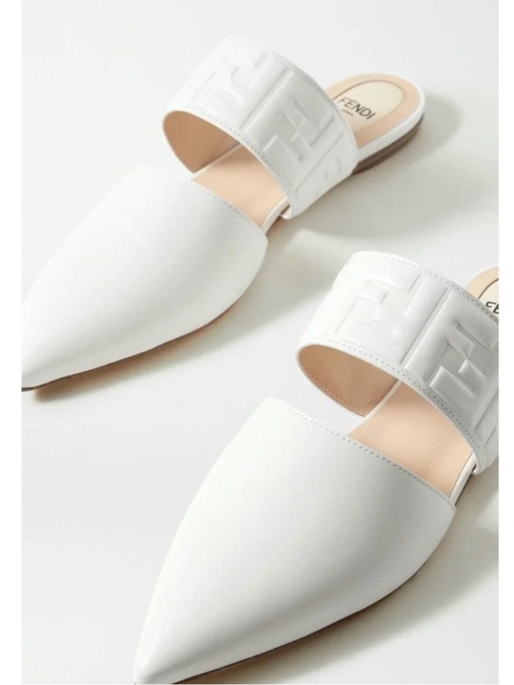 Fendi Roma Leather FF Logo Pointed-Toe Mules ✨
Size 41